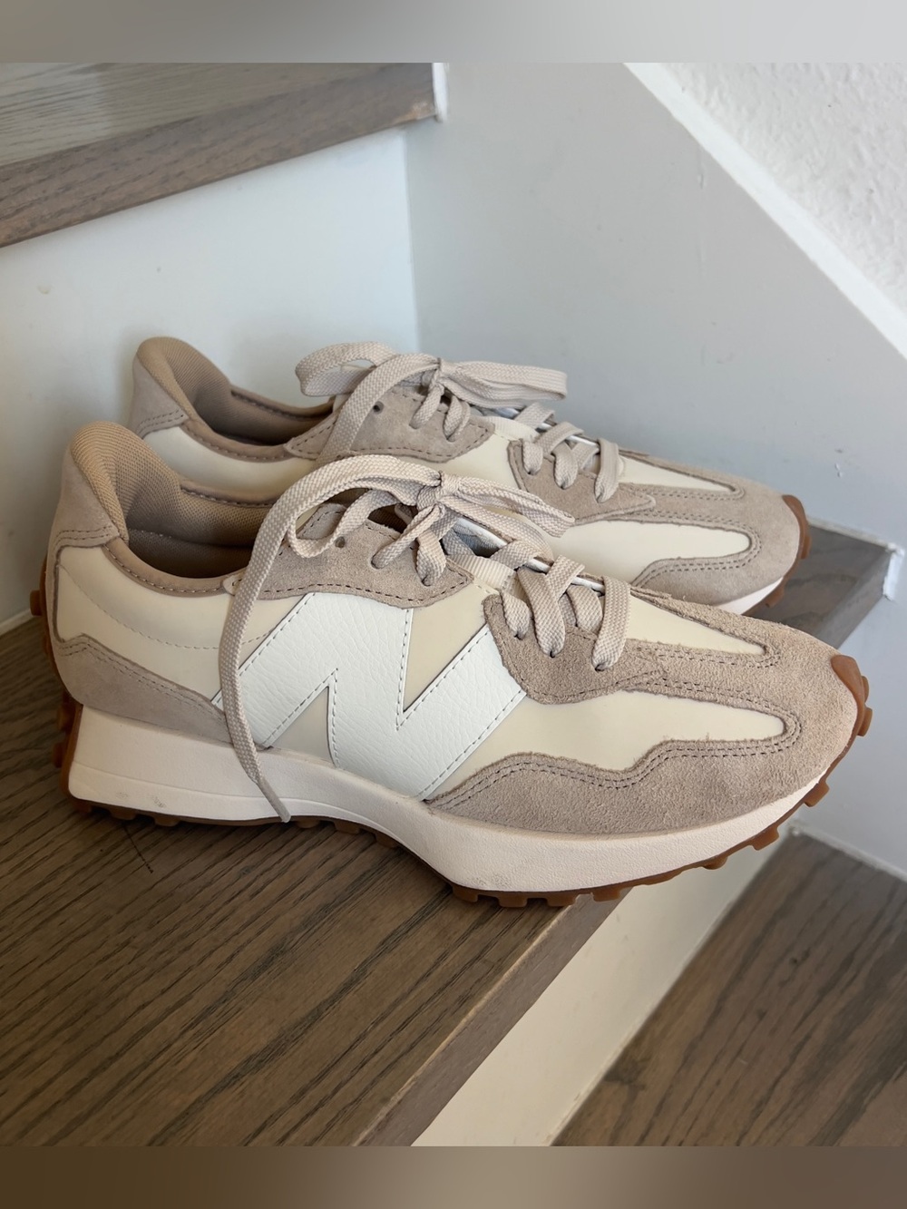 New Balance Exclusive 327 Sneakers in Timberwolf / Sea Salt - Picture 3 of 7